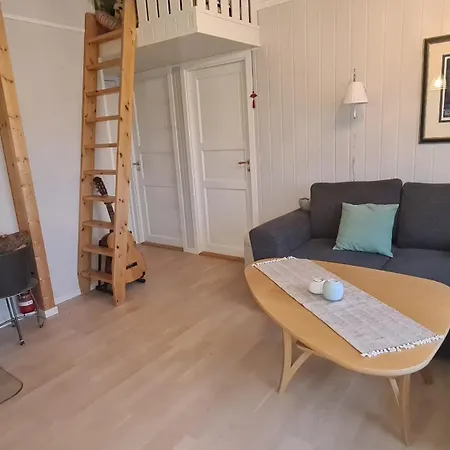 Cosy By The Sea, Ballstad Jerstad